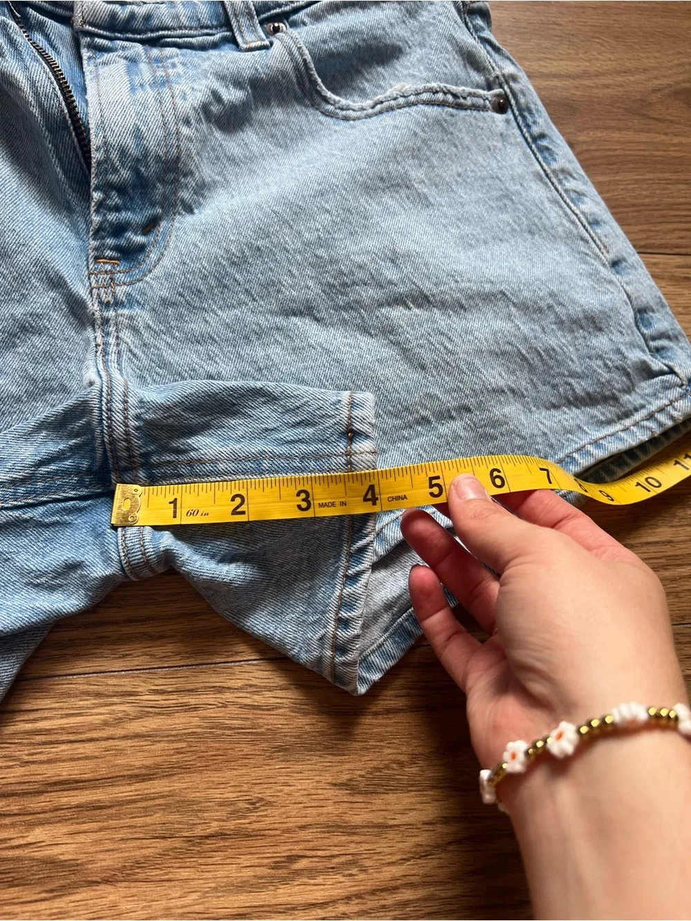 Abercrombie Mid-Rise A-Line Short Light Blue Flared Wide Leg Jean Shorts - Picture 4 of 4